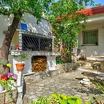 Beeindruckendes Mit Whirlpool, Lounge-liegen, Meerblick, Grill Dramalj