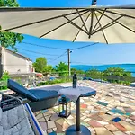 Beeindruckendes Mit Whirlpool, Lounge-liegen, Meerblick, Grill * Dramalj