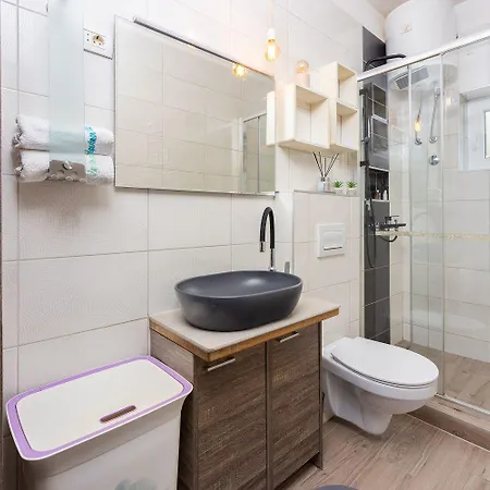 Διαμέρισμα Beeindruckendes Mit Whirlpool, Lounge-liegen, Meerblick, Grill *