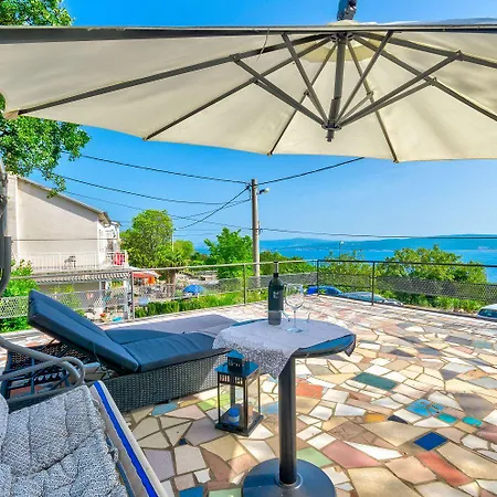 Beeindruckendes Mit Whirlpool, Lounge-liegen, Meerblick, Grill * Dramalj