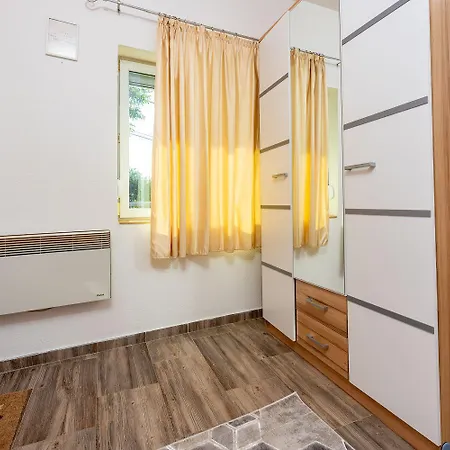 Beeindruckendes Mit Whirlpool, Lounge-liegen, Meerblick, Grill Dramalj