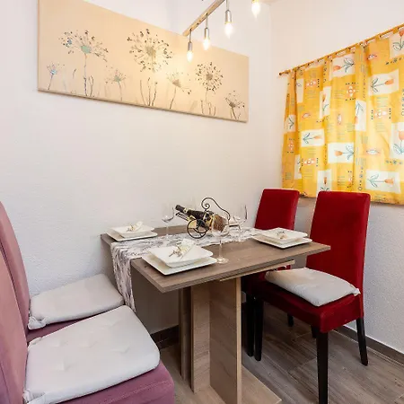 Beeindruckendes Mit Whirlpool, Lounge-liegen, Meerblick, Grill Διαμέρισμα *