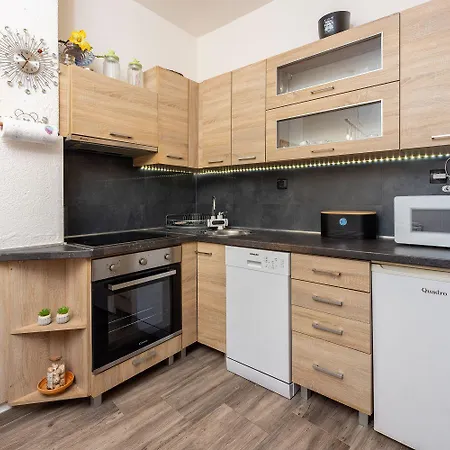 Beeindruckendes Mit Whirlpool, Lounge-liegen, Meerblick, Grill * Dramalj