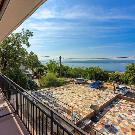 Apartment Beeindruckendes Mit Whirlpool, Lounge-liegen, Meerblick, Grill Dramalj